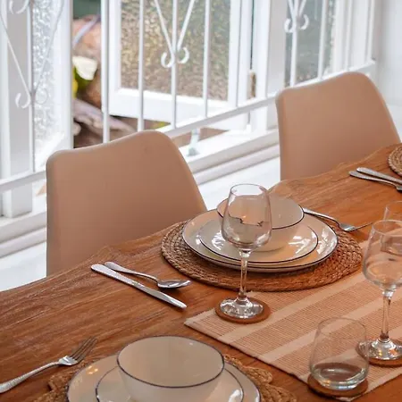 Holiday home Heritage Family Heart Of West End Cbd And River *