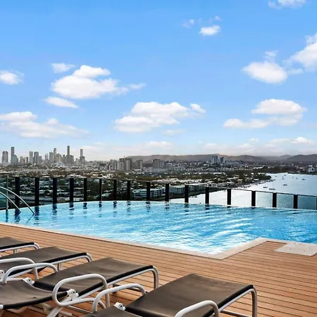 Cozy Hamilton With Brisbane's Rooftop Pool Apartment Brisbane
