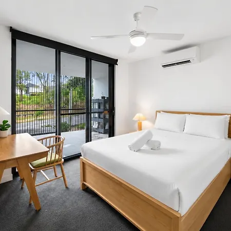 Apartment Elevated 3-bed Close To River