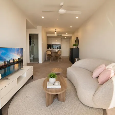 Apartment Metropolitan Luxe Balcony With Skyline Views Brisbane