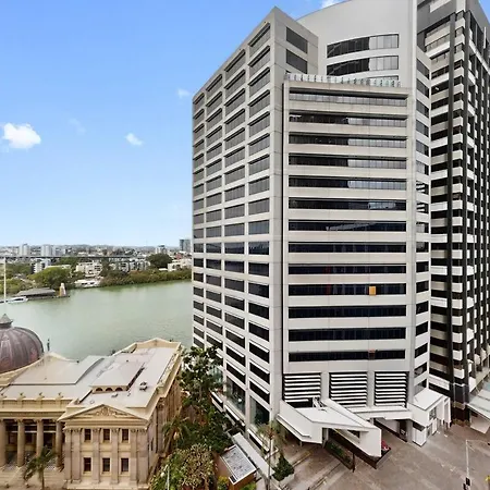 2 Bedroom River View In Cbd Brisbane