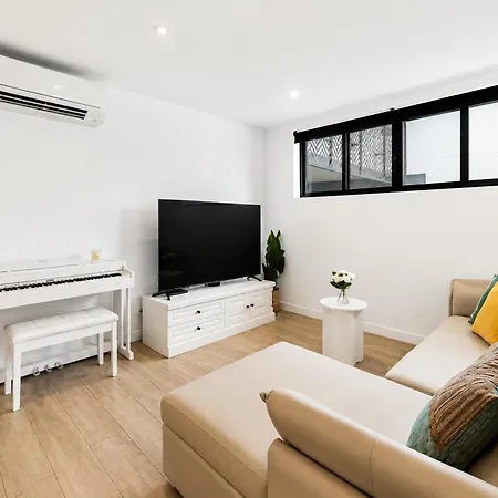 Elevated 3-bed Close To River * Brisbane