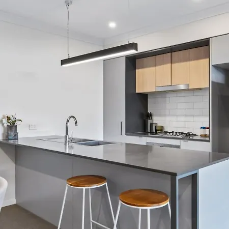 Modern Family 2 Parking Near Sunnybank Apartment *