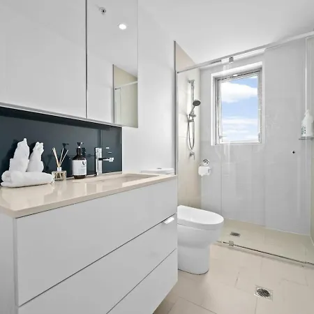 The Valley 1br Sofa Bed Parking Pool And Gym Apartment Brisbane