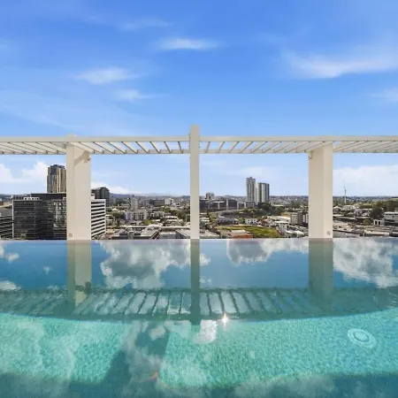 Apartment Valley Stylish Parking Pool And Gym Brisbane