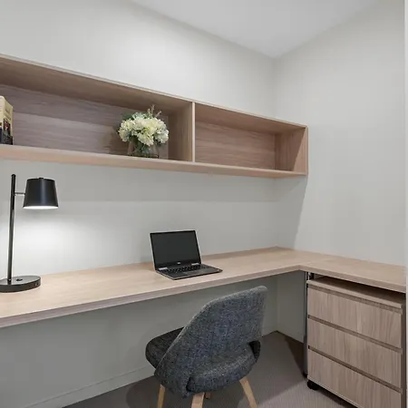 Apartment Luxe Portside With River Views, Parking & Study *