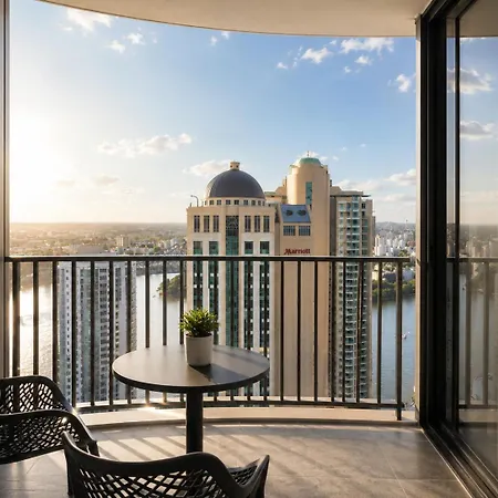 Metropolitan Luxe Balcony With Skyline Views Apartment Brisbane