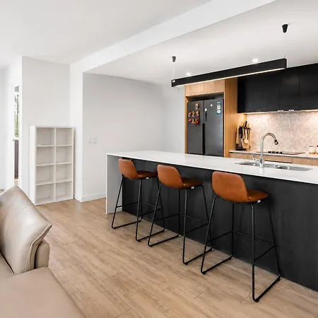 Elevated 3-bed Close To River * Brisbane