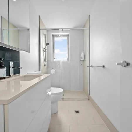 Apartment The Valley 1br Sofa Bed Parking Pool And Gym Brisbane