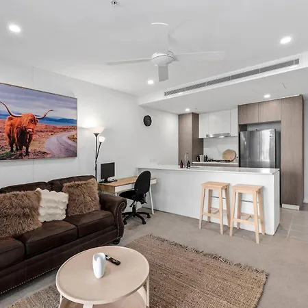 Cozy Hamilton With Brisbane's Rooftop Pool * Brisbane