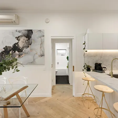 South Bank 2br With Huge Balcony & Pool *