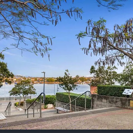 Point Peninsula - 2bed-2bath-car-pool - Teneriffe Brisbane