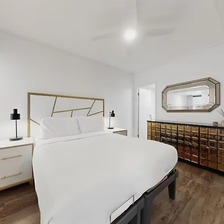 2 Bedroom River View In Cbd * Brisbane
