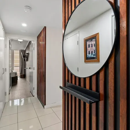 Bright & Cozy 2br With Pool, Gym, Wifi & Parking * Brisbane