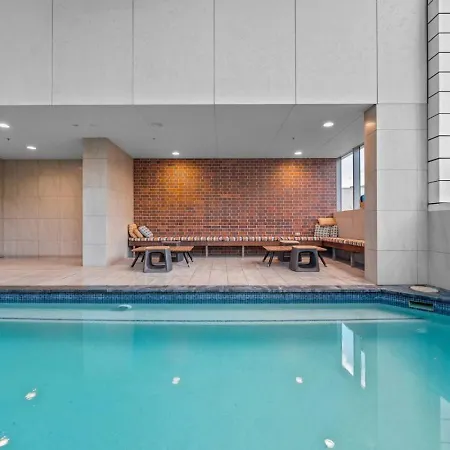 The Valley 1br Sofa Bed Parking Pool And Gym * Brisbane