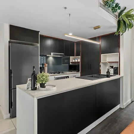 Bright & Cozy 2br With Pool, Gym, Wifi & Parking * Brisbane