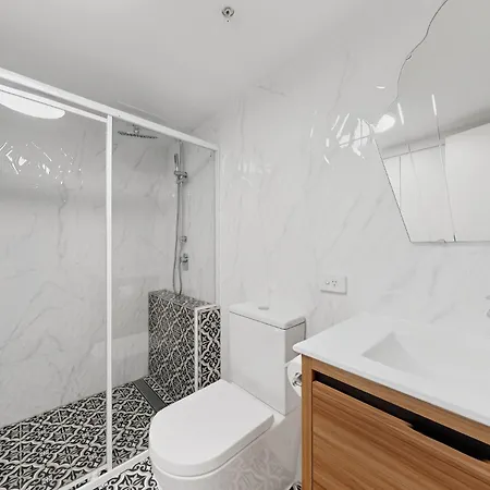 2 Bedroom River View In Cbd Apartment Brisbane