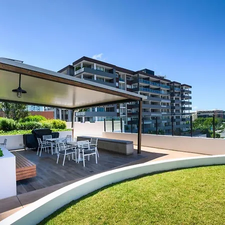 Cozy Hamilton With Brisbane's Rooftop Pool * Brisbane