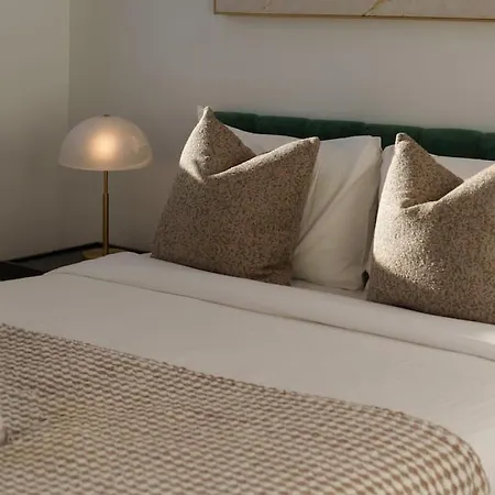 The Valley 1br Sofa Bed Parking Pool And Gym * Brisbane