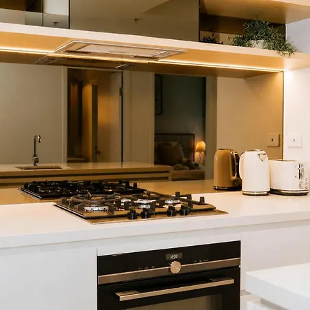 The Elysian On Margaret At Queen's Wharf Apartment *