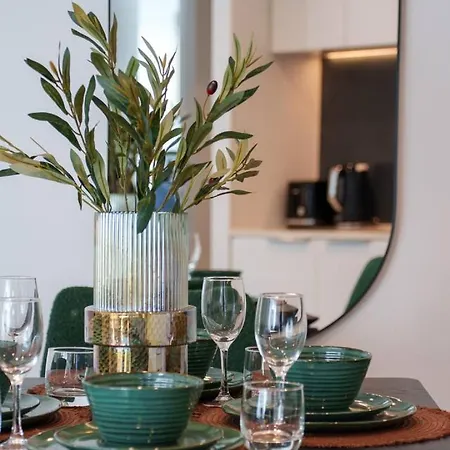 Valley Stylish Parking Pool And Gym Apartment Brisbane