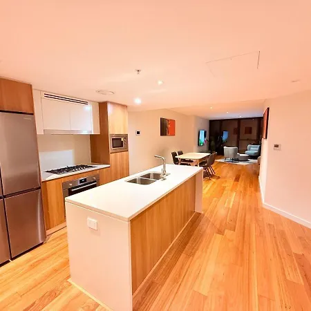 Skytower Level 68&amazing River Views&pet Friendly Apartment
