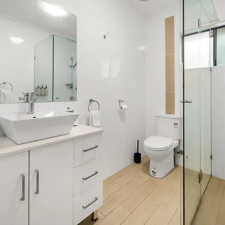Sunnybank Star 4*
