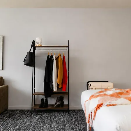 Punthill Spring Hill Aparthotel 5*
