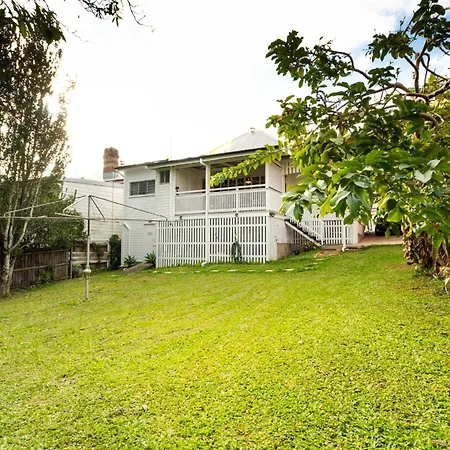Heritage 5br - Minutes Walk To Cbd&south Bank, 3 Parking Holiday home
