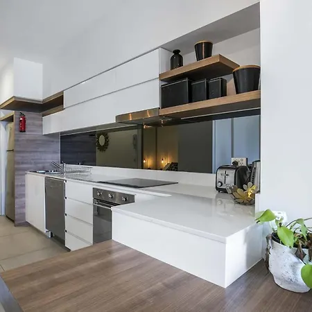 Apartment Sunny 1b In Heart Of South Bris By Custom Hosting Brisbane