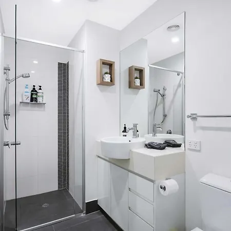 Sunny 1b In Heart Of South Bris By Custom Hosting Brisbane