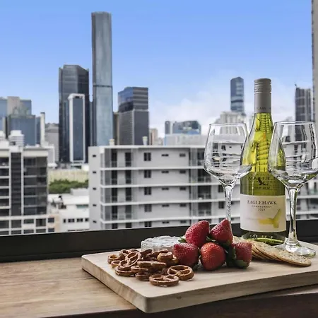 Apartment Sunny 1b In Heart Of South Bris By Custom Hosting Brisbane