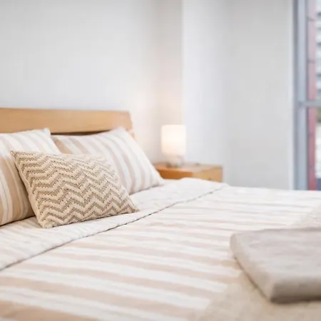 128 Brookes Street Apartment *