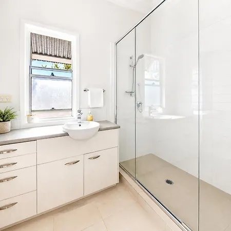 West End Apartment *