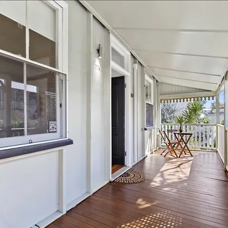 Holiday home New And Pool