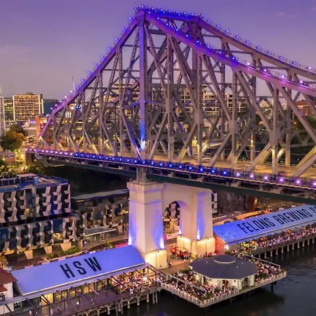 New And Pool Holiday home Brisbane