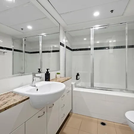 2br With Pool, Gym, Sauna & Wifi Brisbane