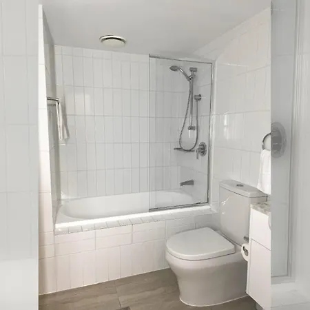 Apartment Luxury Cbd 2b2b Balcony Views Free Parking Brisbane
