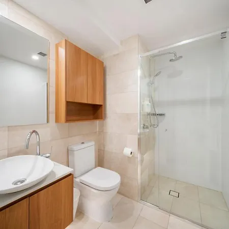 Brisbane's Highest Rated 3 Bedroom Luxury Above The 61st Floor- Incredible Views In Skytower, Brisbane's Tallest Building -complimentary Wifi, Drinks, Snacks & Streaming Access Apartment Brisbane