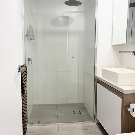 Apartment Horizon By Courtney Rogers - 2 Bedroom With Skyline Views, Parking, Heated Infinity Pool, Fitness Centre