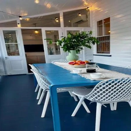 Paddington Springs - Pool & Pet Friendly House