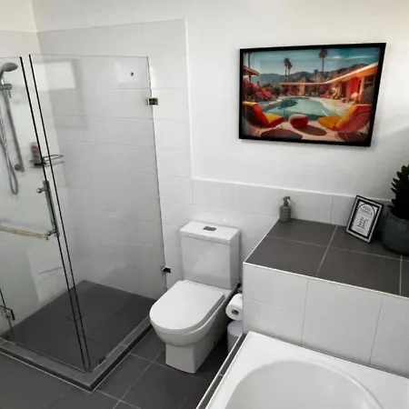 Paddington Springs - Pool & Pet Friendly House Holiday home Brisbane
