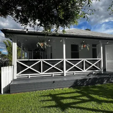 Holiday home Paddington Springs - Pool & Pet Friendly House Brisbane