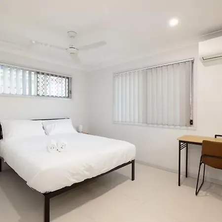 Smart Self Check-in - W Freney Apartment *