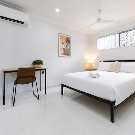 Smart Self Check-in - Freney Park Apartment