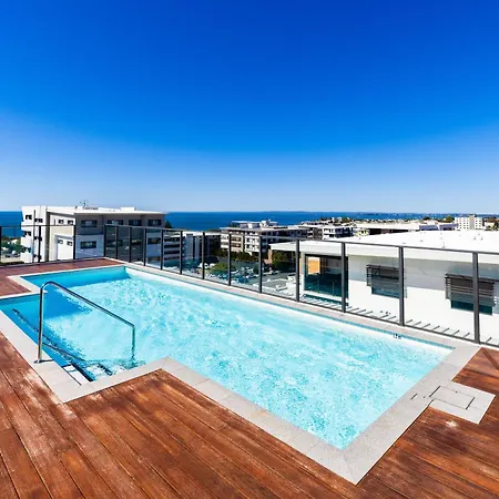 3-bedroom With Sea View, Rooftop Pool, Study & Free Parking Apartment Brisbane