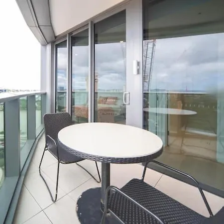 Apartment Iconic 1br River Views Sky Deck & Casino Living *