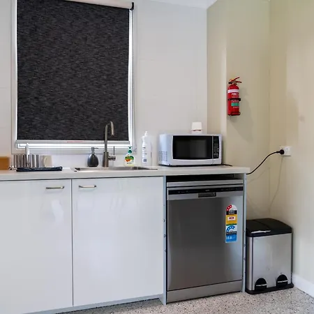 Recently Renovated Private Apartment *