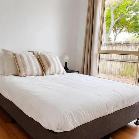 Spacious 3br W Parking In Sunnybank - Relax & Unwind *