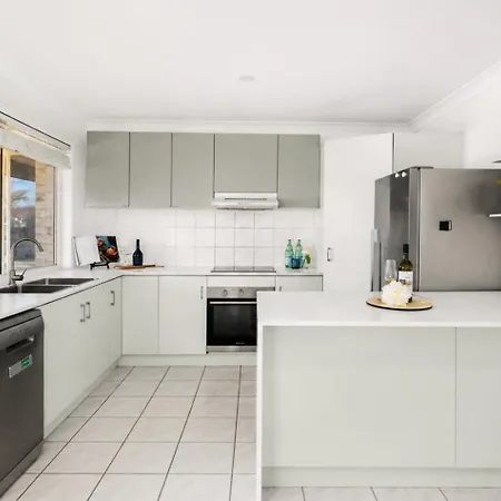 Holiday home Spacious 3br W Parking In Sunnybank - Relax & Unwind Brisbane